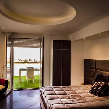 Bed & Breakfast Airport Deluxe *