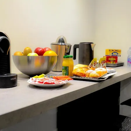 Airport Deluxe לינה וארוחת בוקר