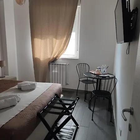 Bed & Breakfast Airport Deluxe *