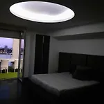 Airport Deluxe Bed & Breakfast 3*