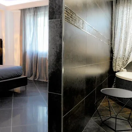 Airport Deluxe 3* Bari