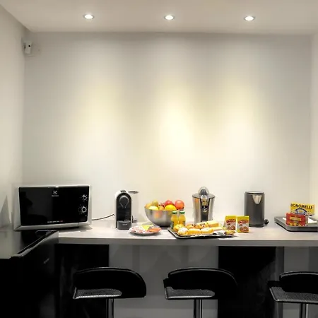 Nocleg ze śniadaniem Airport Deluxe 3*