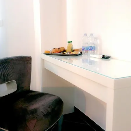 Airport Deluxe Nocleg ze śniadaniem