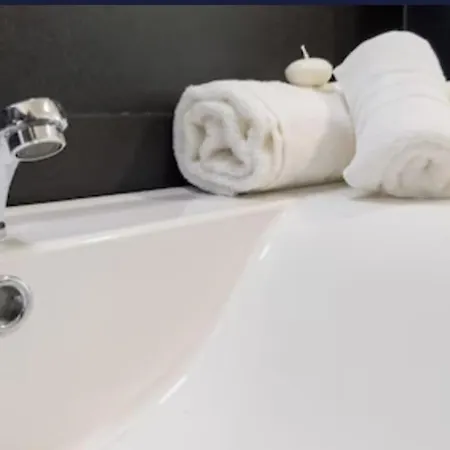 Bed & Breakfast Airport Deluxe 3*